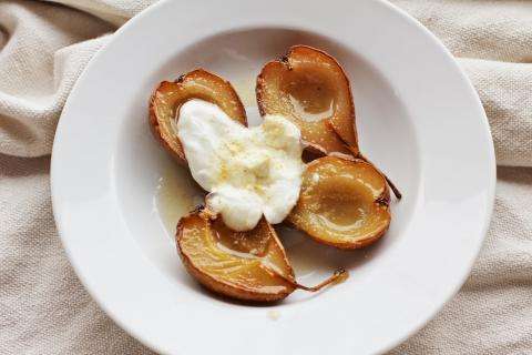 Maple roasted pears