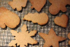 BMF_MapleGingerbreadChristmasCardCookies