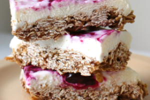 BMF_No-BakeMapleBlueberryYogurtGranolaBars